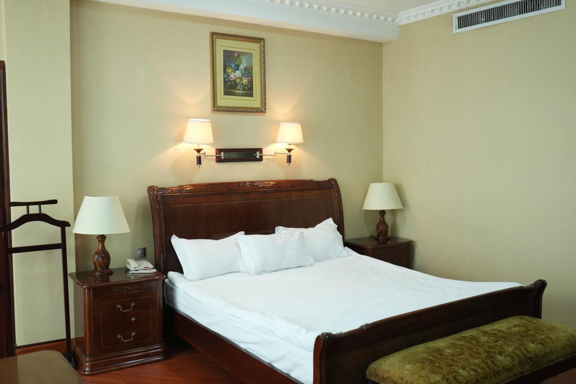 Taj Palace Hotel Dusjanbe Eksteriør bilde